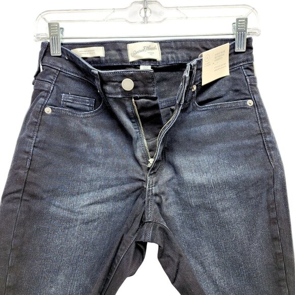 High-Rise Bermuda Denim Shorts Universal Thread Slim Leg Smooths  Size 0/25 - Picture 11 of 11